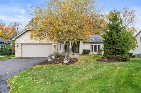 5 Hogan Ct, Pittsford, NY 14534