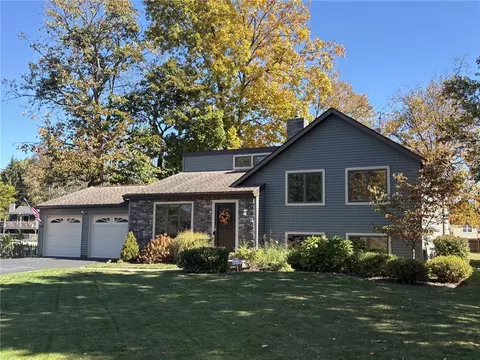 85 Reddick Ln, Ogden, NY 14624