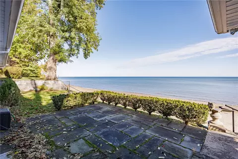 Exterior - 314 Rock Beach Rd, Irondequoit, NY 14617 photo 3 of 8
