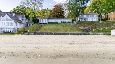 Exterior - 314 Rock Beach Rd, Irondequoit, NY 14617 photo 7 of 8