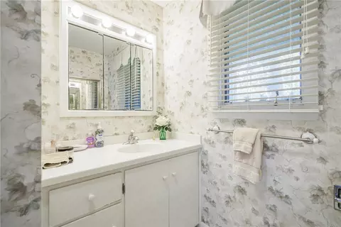 Bath - 314 Rock Beach Rd, Irondequoit, NY 14617 photo 5 of 5