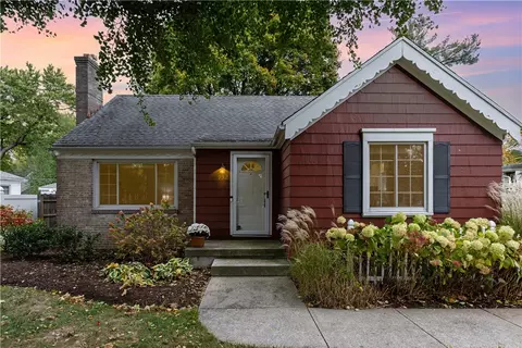 932 S Grosvenor Rd, Rochester, NY 14618
