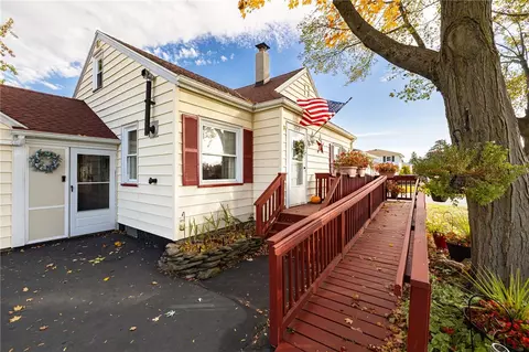 264 Heberle Rd, Irondequoit, NY 14609 photo 4