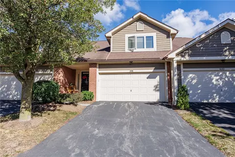 398 Spinnaker Ln, Webster, NY 14580