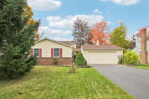 179 Crossroads Ln, Greece, NY 14612
