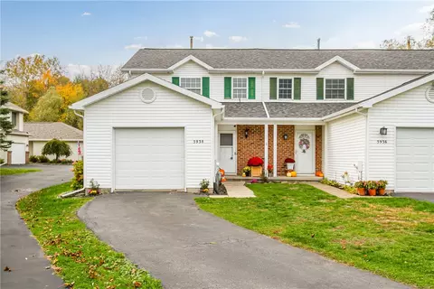 5938 Calm Lake Dr, Farmington, NY 14425