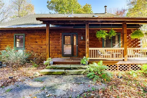 890 Bunker Hill Dr, Macedon, NY 14502