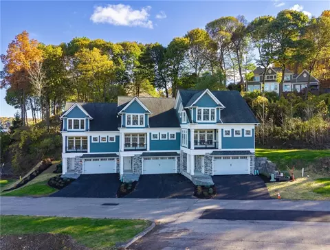 408 Newport Rd, Irondequoit, NY 14622