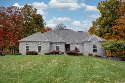 8 Balsam Dr, Ogden, NY 14559
