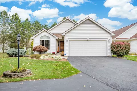 130 Brannon Ln, Webster, NY 14580