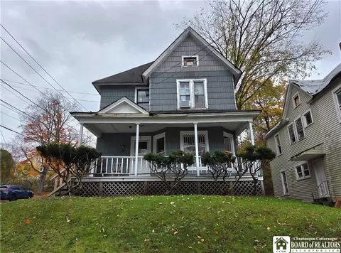 8 E Newland Ave, Jamestown, NY 14701