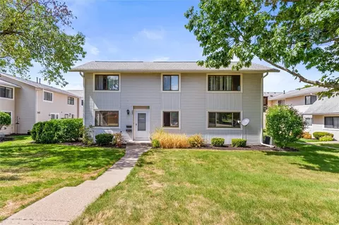 567 Eastbrooke Ln, Rochester, NY 14618