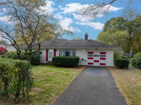 5 Locust St, Bath, NY 14810