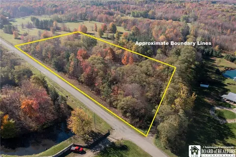 Stone Road W, Pomfret, NY 14063