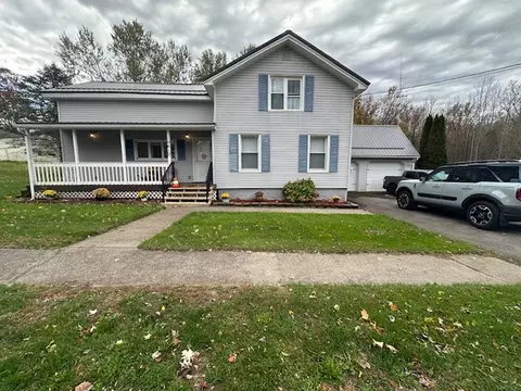 10612 Wayne Center Rose Rd, Clyde, NY 14433
