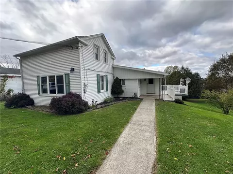 5 First Hill St, Mentz, NY 13140