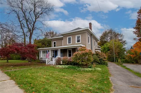35 E Main St, Clifton Springs, NY 14432