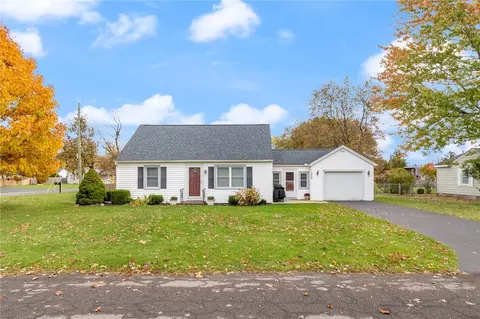 1404 Summit Dr, Arcadia, NY 14513