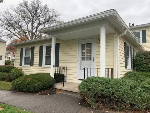 26 Heron Way S, Perinton, NY 14450
