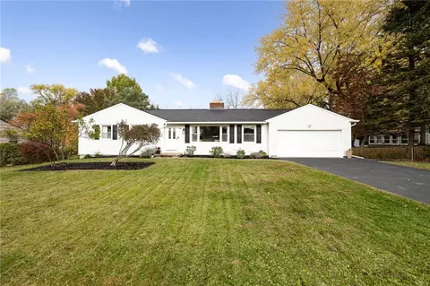 104 Garnsey Rd, Perinton, NY 14534
