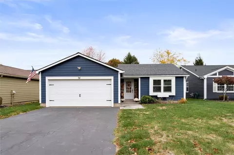 34 Lone Oak Cir, Penfield, NY 14526