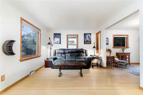 Living - 90 Durand Dr, Irondequoit, NY 14622 photo 2 of 5