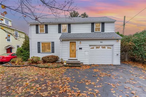 90 Durand Dr, Irondequoit, NY 14622