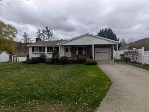 7 Louette Dr, Bradford, PA 16701