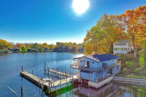 7514 Phelps Ave, Huron, NY 14590