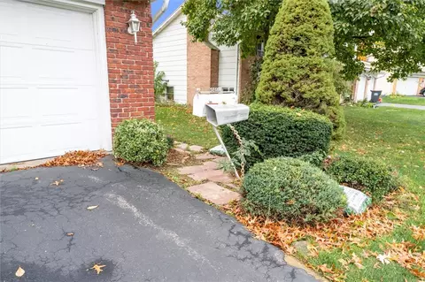 5 Eileen Cir, Greece, NY 14616 photo 5