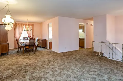 5 Eileen Cir, Greece, NY 14616 photo 14