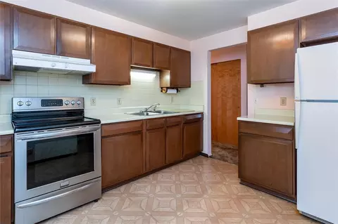 5 Eileen Cir, Greece, NY 14616 photo 22