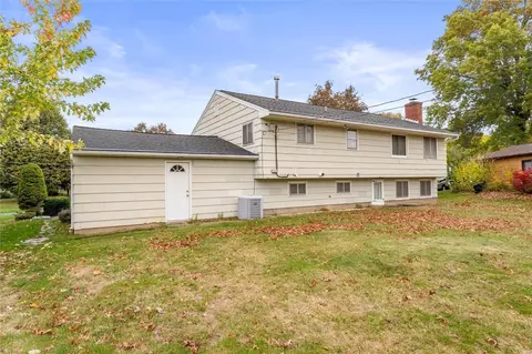 5 Eileen Cir, Greece, NY 14616 photo 6