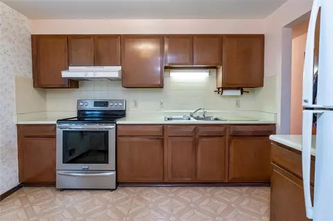 5 Eileen Cir, Greece, NY 14616 photo 19