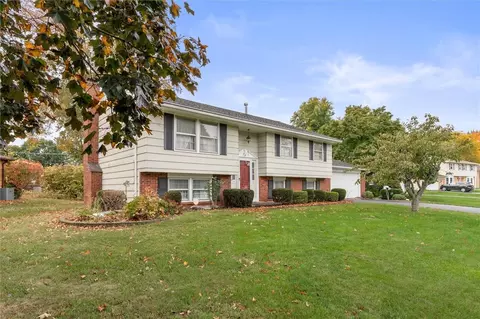 5 Eileen Cir, Greece, NY 14616 photo 2