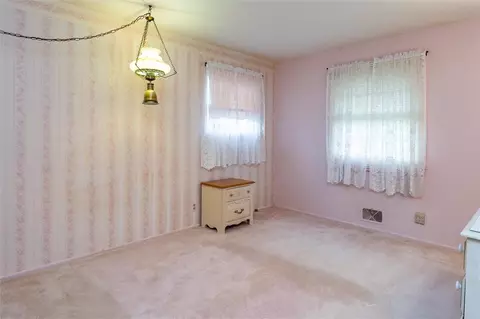 5 Eileen Cir, Greece, NY 14616 photo 27