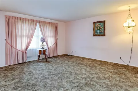 5 Eileen Cir, Greece, NY 14616 photo 11