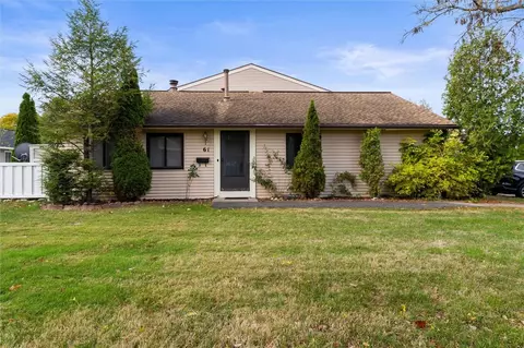 61 Windsorshire Dr, Ogden, NY 14624