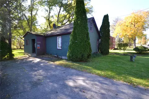 3626 N Creek Rd, Palmyra, NY 14522