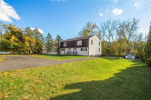 740 Ridge Rd, Ontario, NY 14519