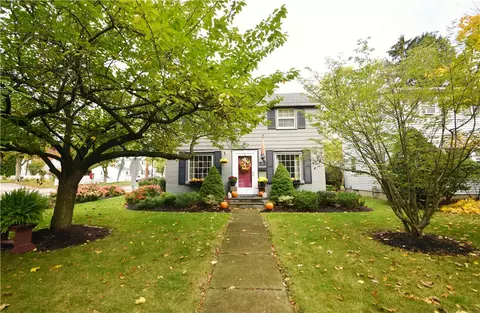 70 Lanark Cres, Rochester, NY 14609