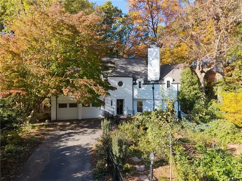 160 Collingsworth Dr, Rochester, NY 14625