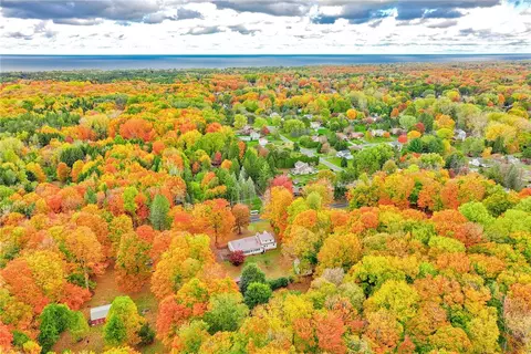 View/Area - 1045 Shoemaker Rd, Webster, NY 14580 photo 3 of 6