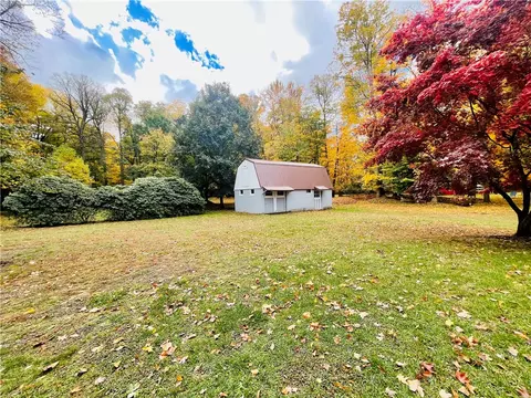 Exterior - 1045 Shoemaker Rd, Webster, NY 14580 photo 5 of 8