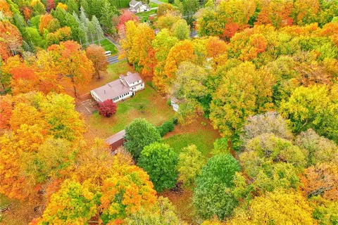 View/Area - 1045 Shoemaker Rd, Webster, NY 14580 photo 2 of 6