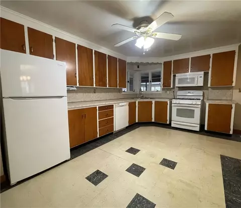 Kitchen - 1045 Shoemaker Rd, Webster, NY 14580 photo 1 of 2