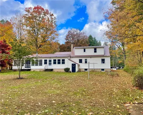Exterior - 1045 Shoemaker Rd, Webster, NY 14580 photo 4 of 8