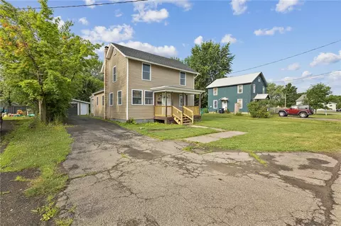 46 Smith St, Brocton, NY 14716