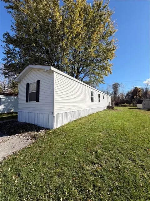 345 Sandy Brook Dr, Hamlin, NY 14464 photo 2