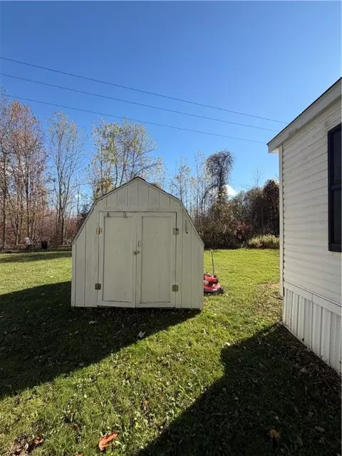345 Sandy Brook Dr, Hamlin, NY 14464 photo 3